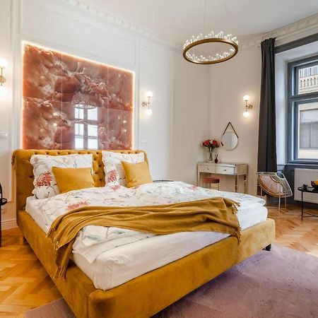 Emperor Castle View Suite Praag Buitenkant foto