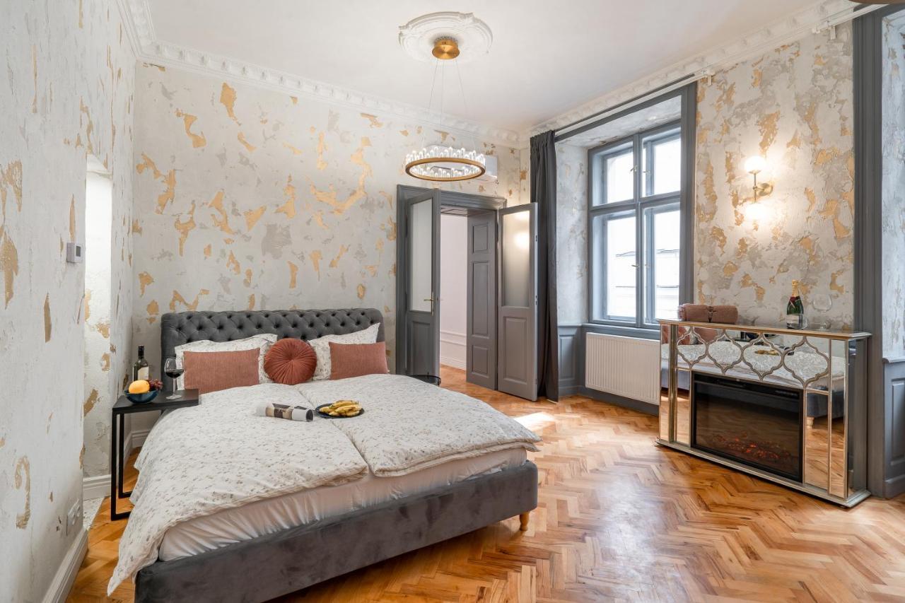 Emperor Castle View Suite Praag Buitenkant foto